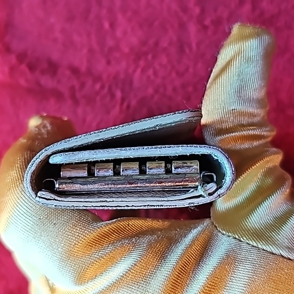 Louis Vuitton Damier Azul 4 Hook Key Holder Case - Picture 5 of 11